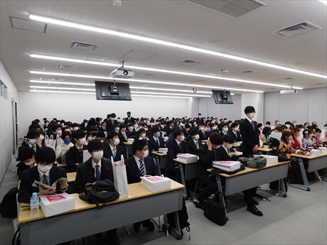 大令和4年度 電気工学専攻・電気工学科の学位記伝達式