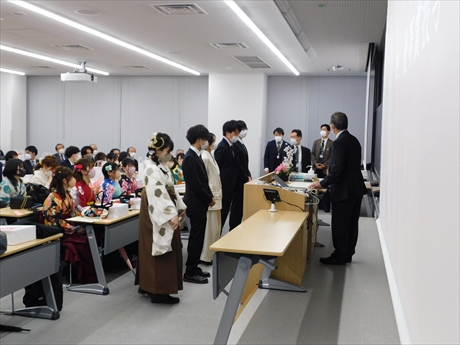 令和4年度 電気工学専攻・電気工学科の学位記伝達式