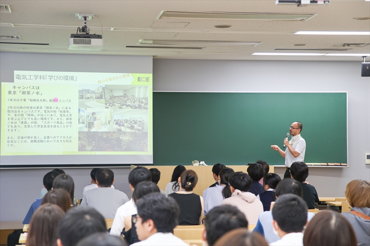 2024年オープンキャンパス(船橋)電気工学科ブースの様子