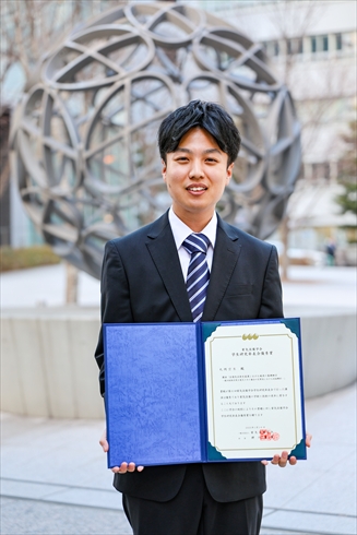 >電気工学専攻博士前期課程1年丸岡空生さんが2024年(第6回)電気設備学会学生研究発表会において「優秀賞」を受賞