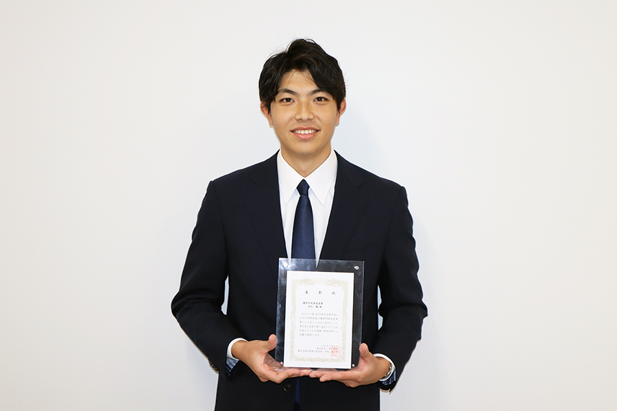 電気工学科4年の村松駿さんが照明学会東京支部大会にて「優秀研究発表者賞」を受賞!